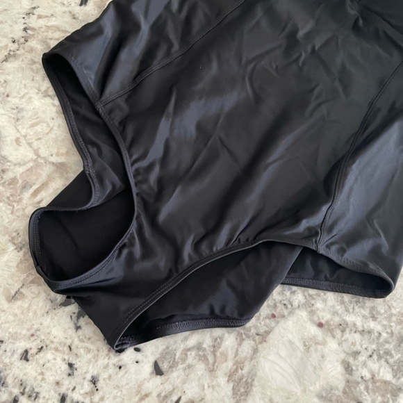 Torrid Black Mesh Inset Keyhole Back Wireless One-Piece Swimsuit 2X - Picture 4 of 16